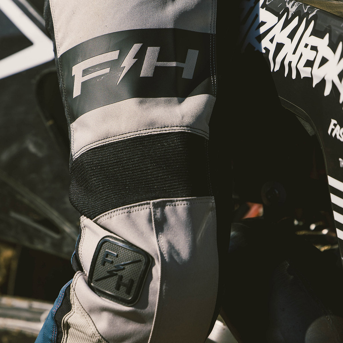 Grindhouse Club Pant - Light Gray/Black/Teal