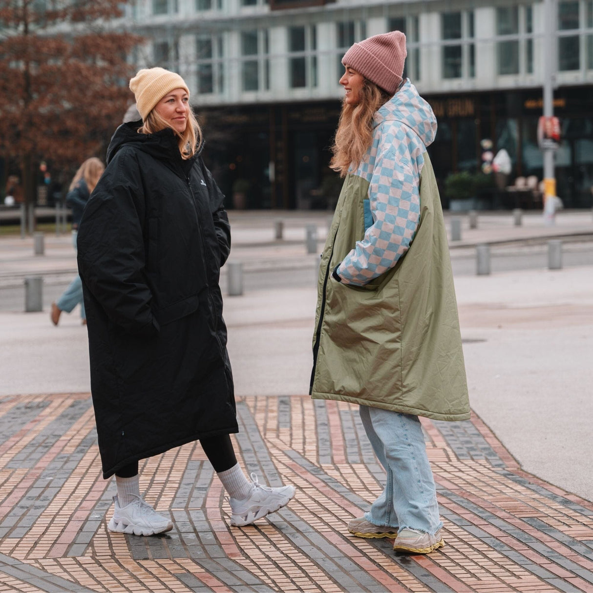 VOITED 3rd Edition Outdoor Changing Robe & Drycoat for Surfing, Camping, Vanlife & Wild Swimming - Blue Dancer