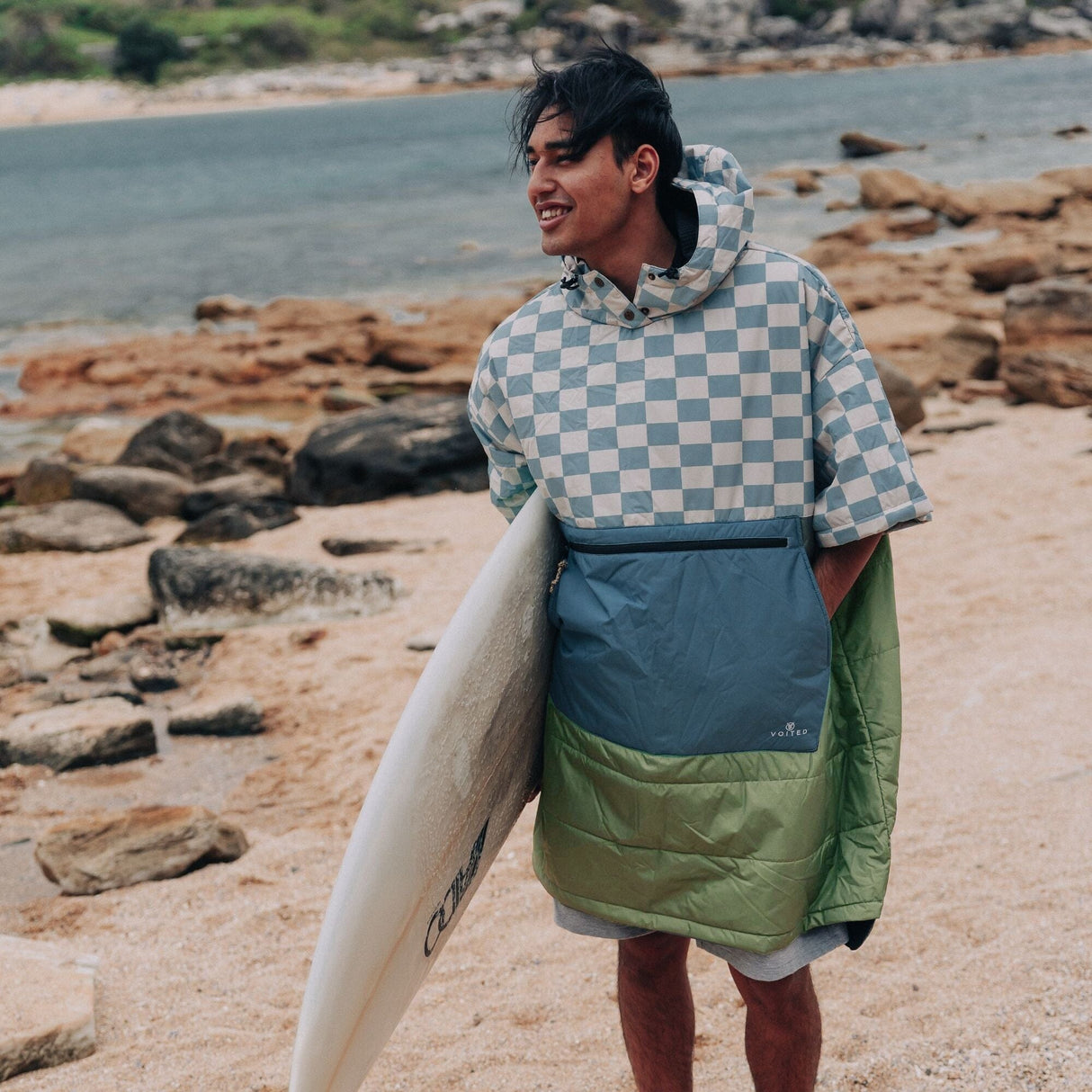 VOITED 3rd Edition Outdoor Poncho for Surfing, Camping, Vanlife & Wild Swimming - Blue Dancer