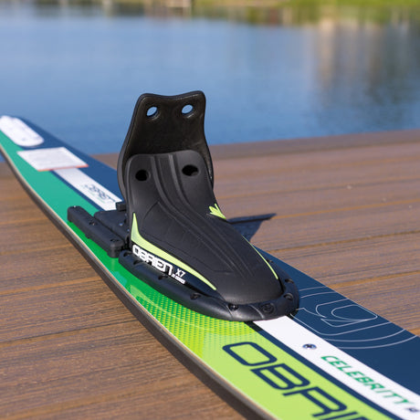 Angled view of the binding with closed toe design on O'Brien Celebrity 58" combo waterskis.