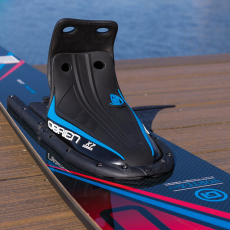 Angled front view of the front binding with O'Brien logo on O'Brien Vortex 65 inch combo waterskis.