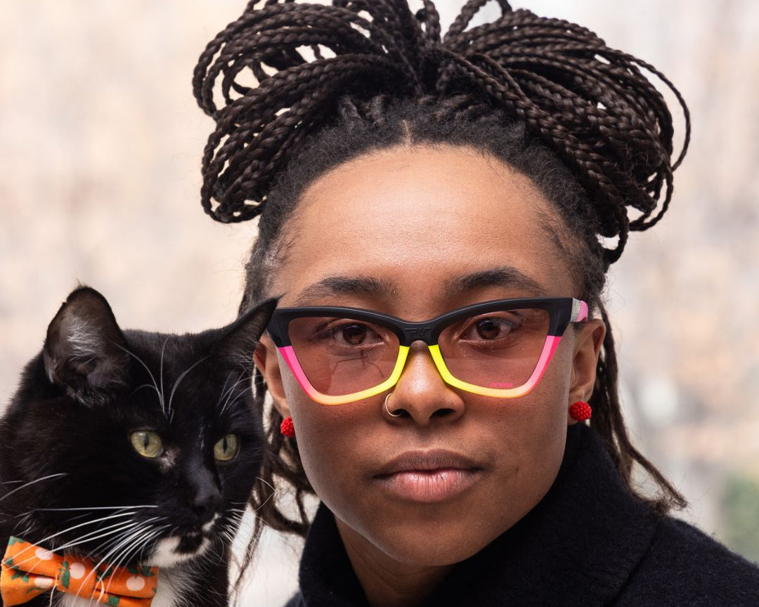 / Photochromic Rose | Women wears The Italo Clawdia with a photochromic rose lens from Pit Viper