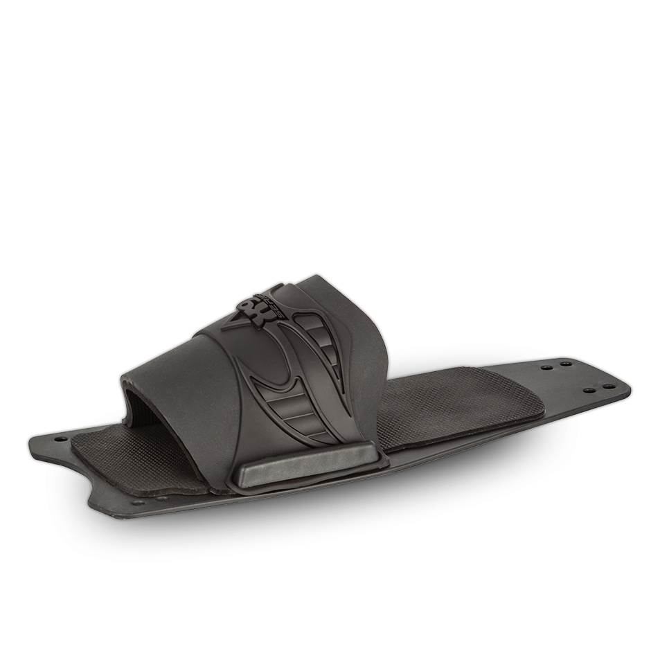 Angled view of the O'Brien X-9 RTP, a black rear toe plate with a molded rubber overlay and cushioned footbed.
