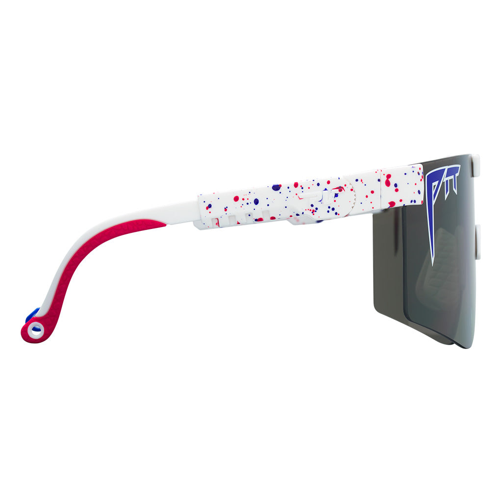 Regular / Smoke | thats_why_i_took_all_these_photos.JPG | The Merika Original 2.0, shield style sunglasses from Pit Viper