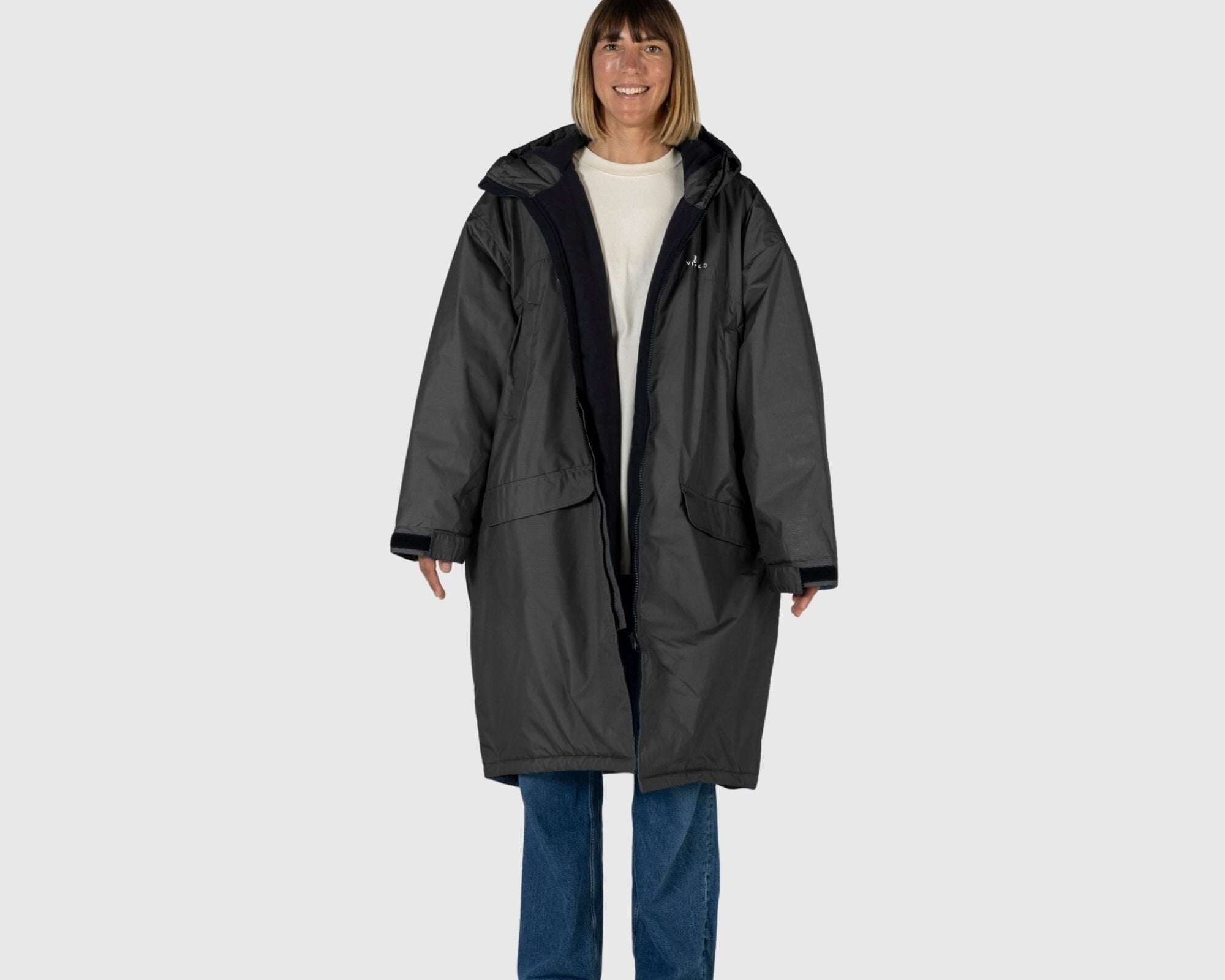 VOITED 3rd Edition Outdoor Changing Robe & Drycoat for Surfing, Camping, Vanlife & Wild Swimming - Black