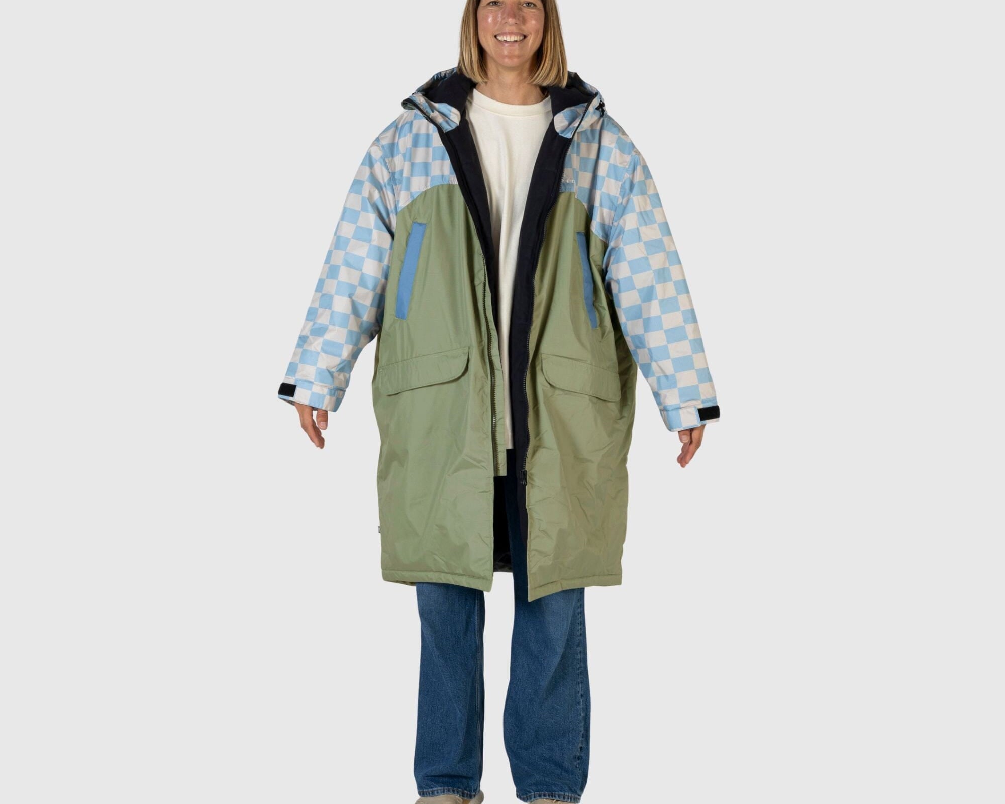VOITED 3rd Edition Outdoor Changing Robe & Drycoat for Surfing, Camping, Vanlife & Wild Swimming - Blue Dancer