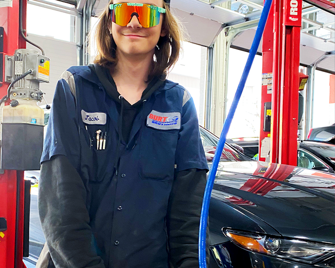Narrow / Polarized Rainbow | Car mechanic wearing The Poseidon Original from Pit Viper Sunglasses